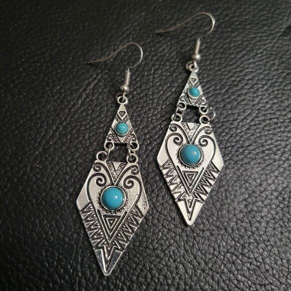Boho silver tone synthetic turquoise aztec inspired diamond shape hook earrings - Picture 1 of 2